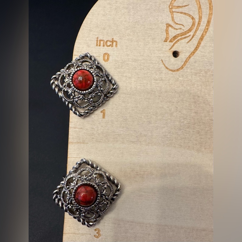 Vintage Sarah Coventry Inca Fire Brooch Earring Set Red Cabochon in Silver 1970s - Picture 9 of 9